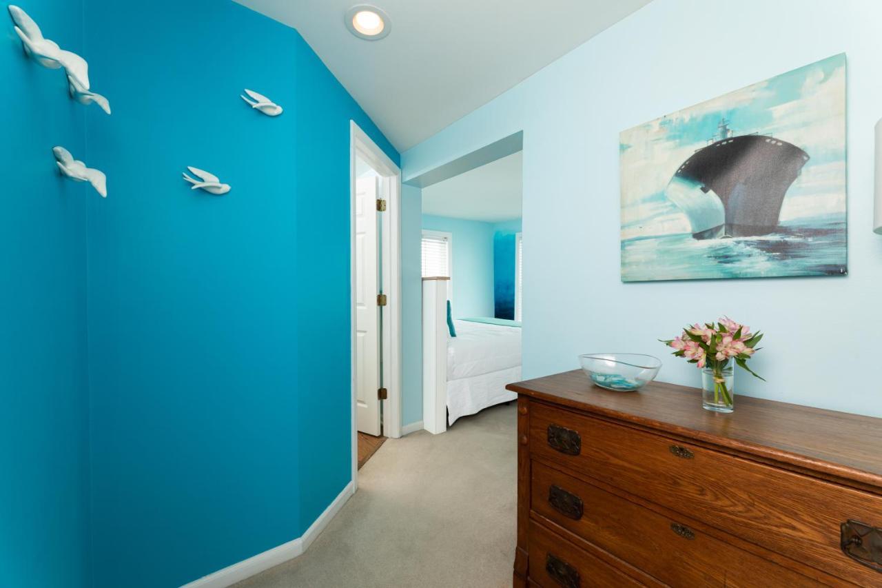 Looking Glass Beachfront Inn Grand Haven Exterior photo